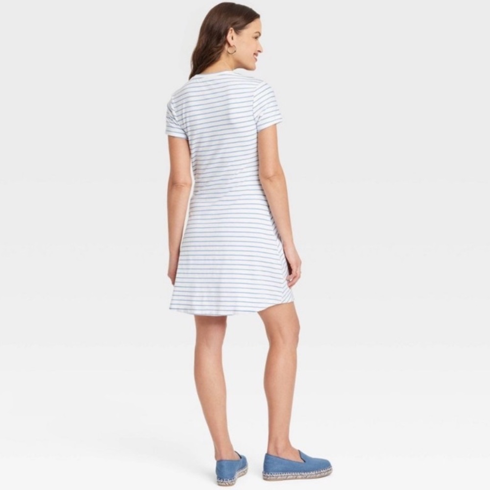Universal Thread Crewneck Side Ruched Striped Tee Shirt
Dress - Picture 3 of 9